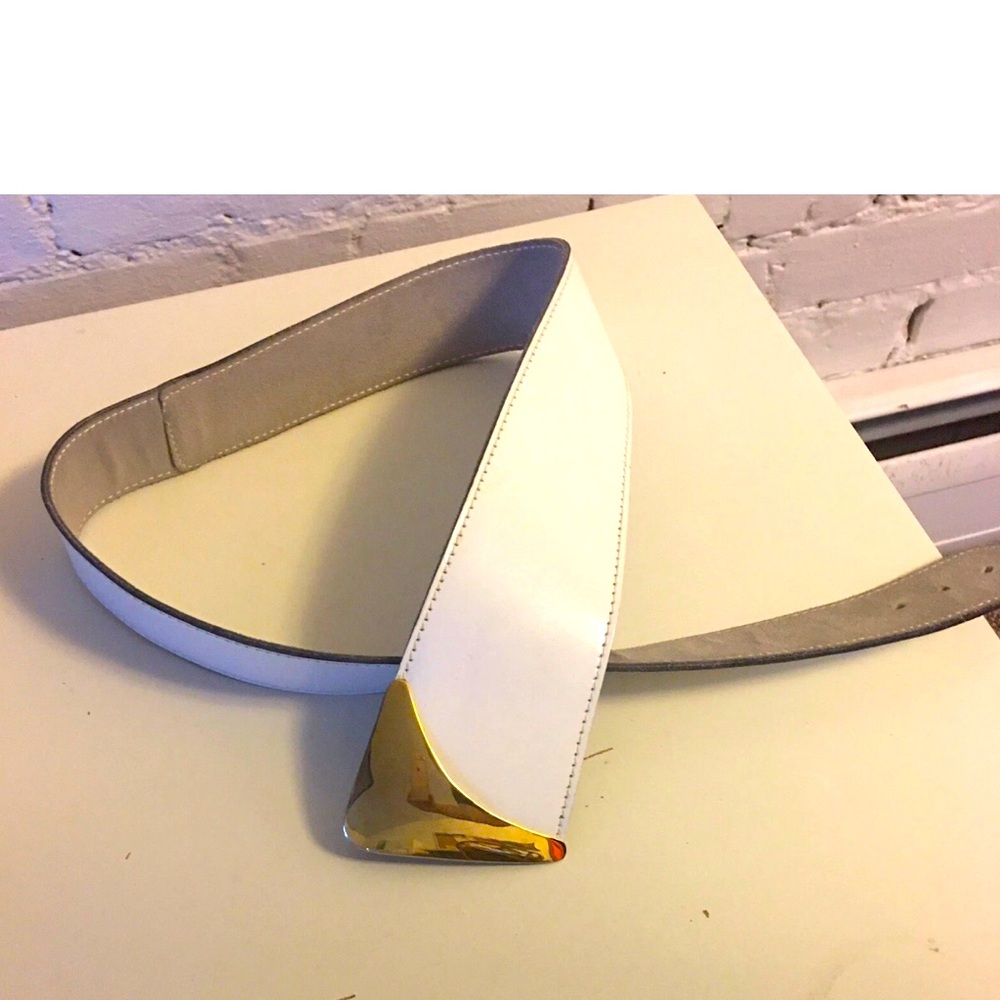 Calderon vintage 80s leather and brass wave belt white size large new wave